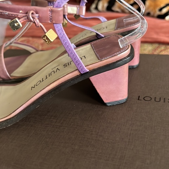 Authentic Louis Vuitton purple sandals - Picture 3 of 11